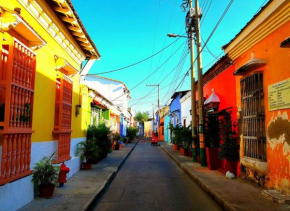 3CL3-J APARTAMENTO DE 3 ALCOBAS EN GETSEMANI EN CARTAGENA CON AIRE ACONDICIONADO Y WIFi
